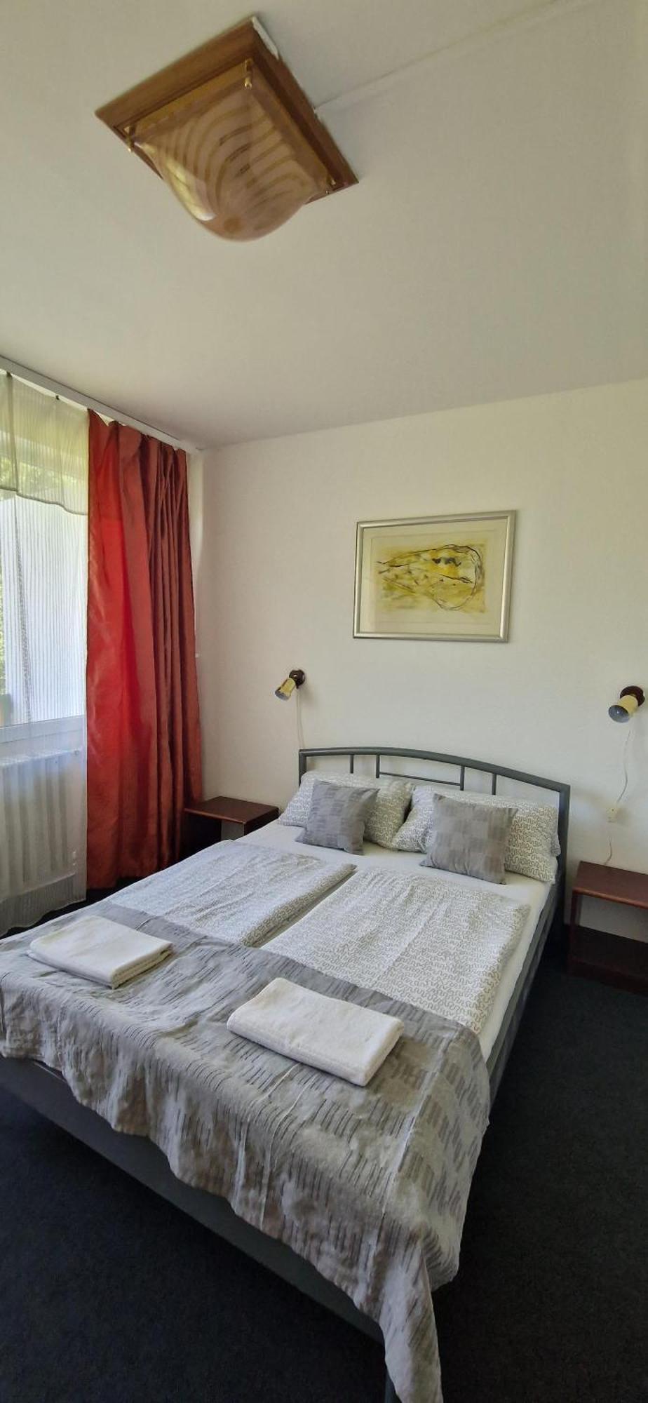 Aranypart Hostel Siofok Exterior photo